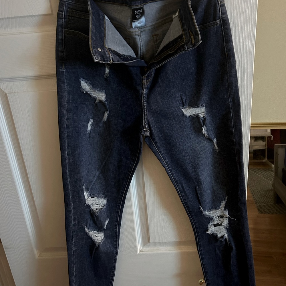 Swank distressed skinny jeans size 15